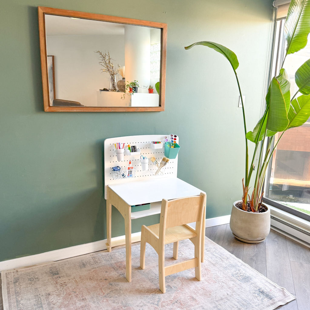 LUMEN Big Kid Desk and Chair | Adjustable Height Study Table for Growing Learnings - Shopthatapp.ca