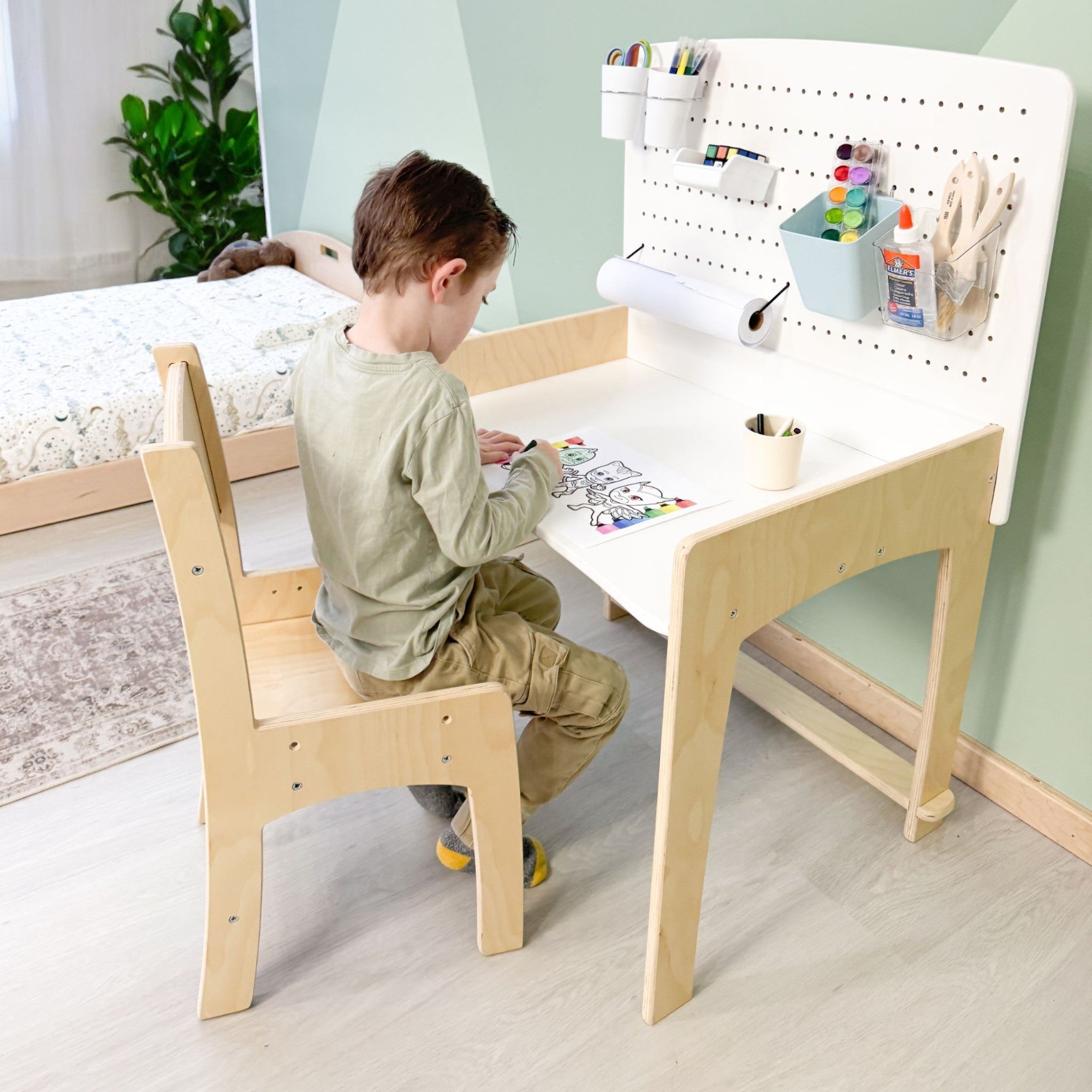 LUMEN Big Kid Desk and Chair | Adjustable Height Study Table for Growing Learnings - Shopthatapp.ca