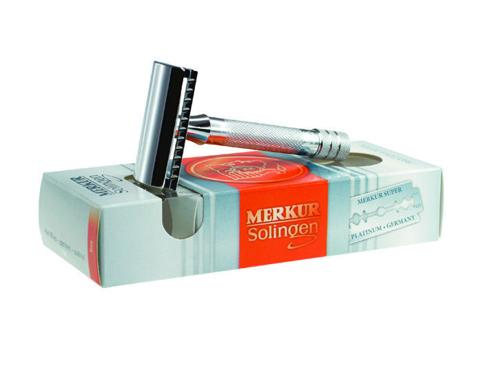 Merkur 33C Safety Razor - 3-Piece DE Razor with Closed Comb and Knurled Standard Handle in Chrome