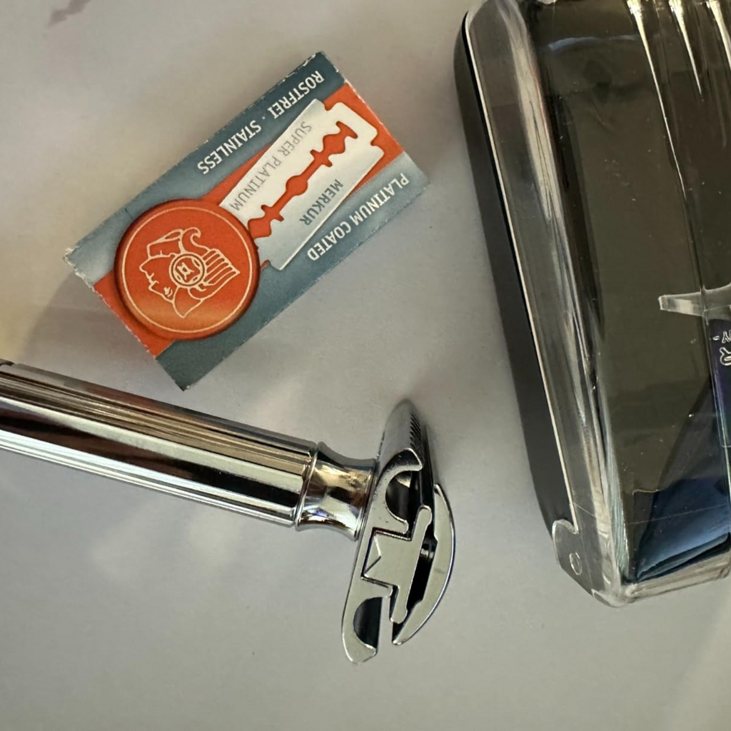 Merkur Adjustable Shaving Set - 3-Piece Kit with Progress Razor, Hard Case, and 10 Blades in Chrome