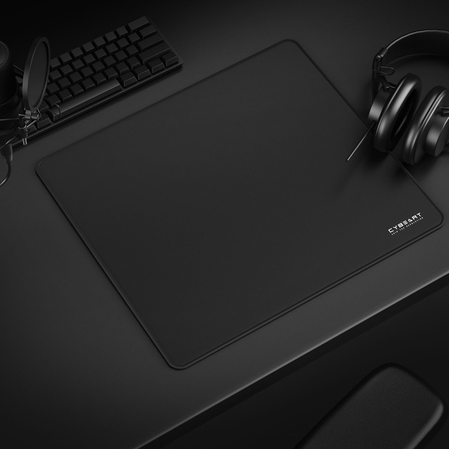 Ghost Black Gaming Mouse Pad - Precision and Comfort for Gamers - Shopthatapp.ca