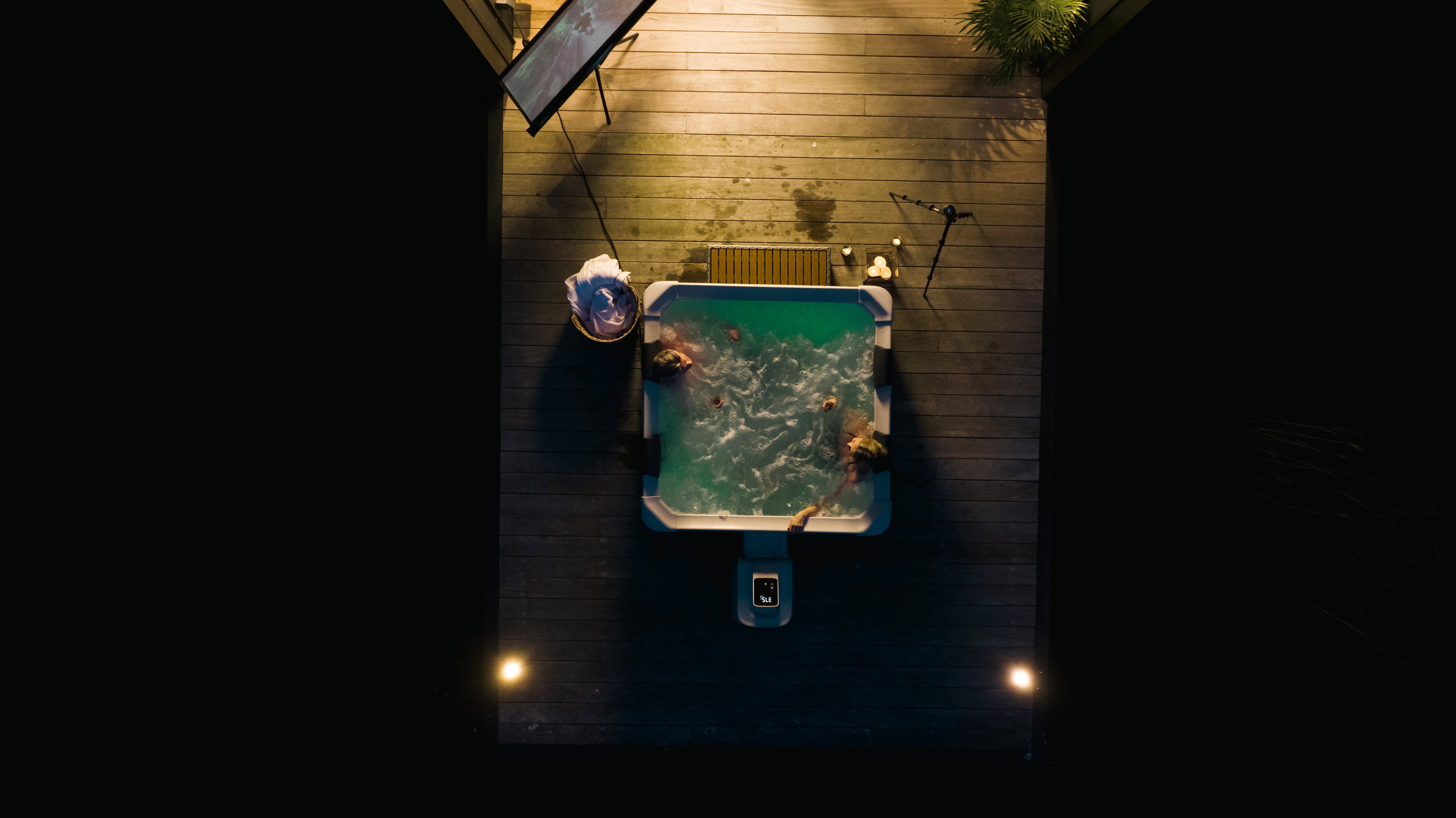 MSPA OSLO, FRAME SERIES, Hot Tub & Spa – 6 Person - Www.Shopthatapp.ca