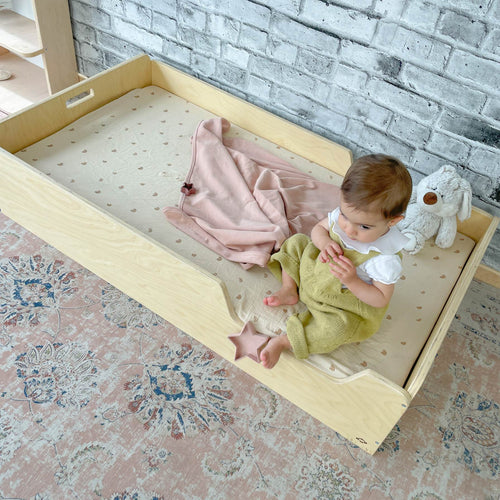 APPLE CRIB - Montessori Floor Bed with Rails for Safe and Independent Sleep - Shopthatapp.ca