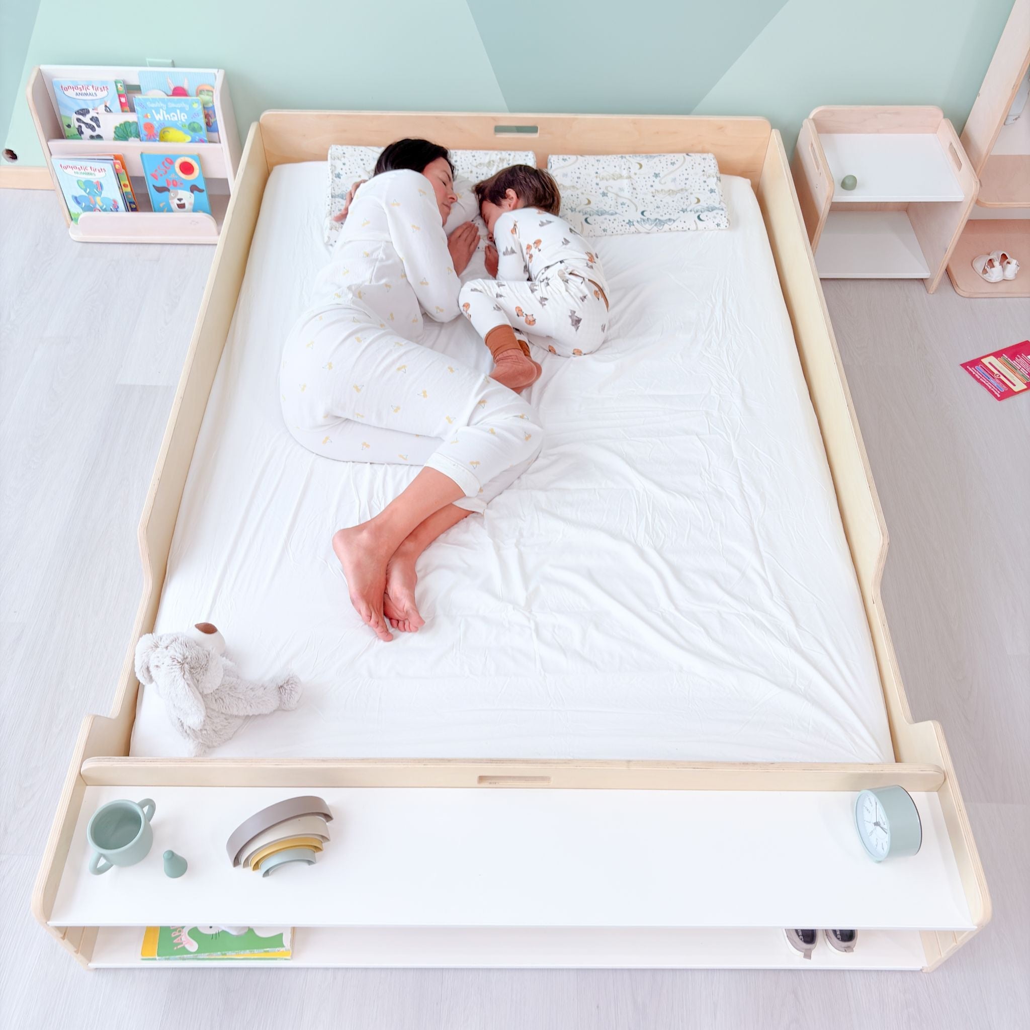 APPLE FULL Montessori Floor Bed with Shelves - Child-Friendly Design by - Shopthatapp.ca