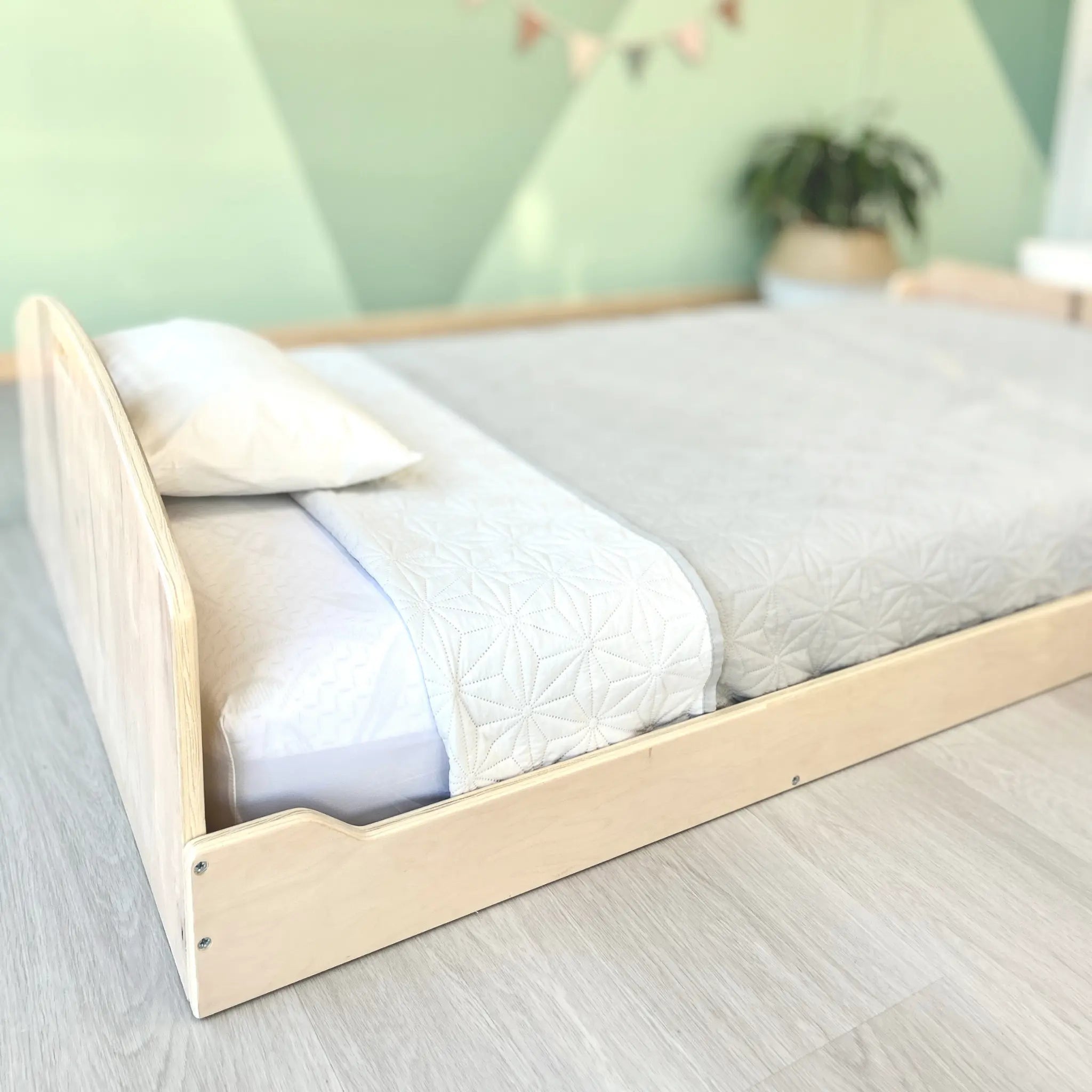 CHERRY TWIN Montessori Floor Bed with Shelves for Growing Kids - Shopthatapp.ca