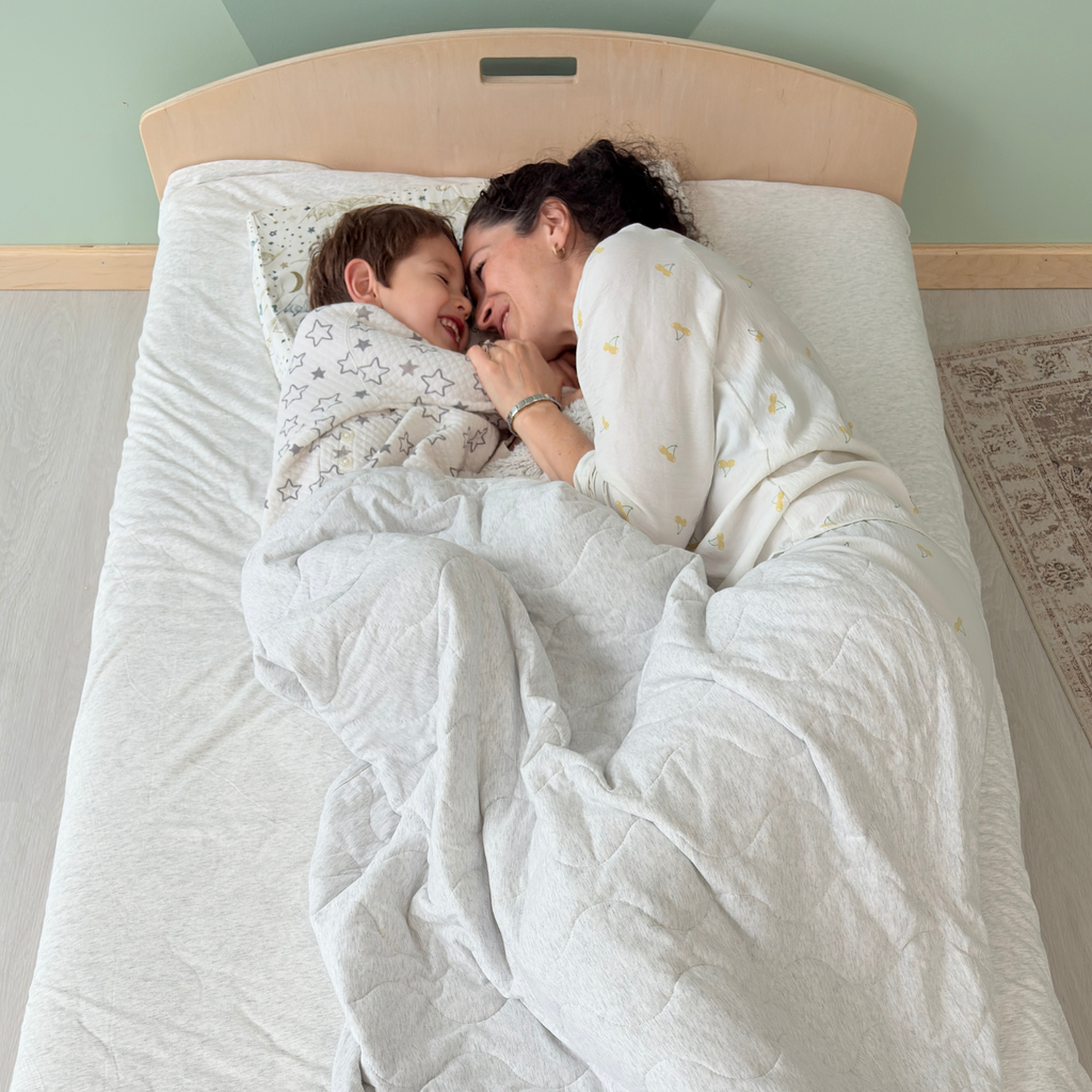 CHERRY TWIN Montessori Floor Bed with Shelves for Growing Kids - Shopthatapp.ca