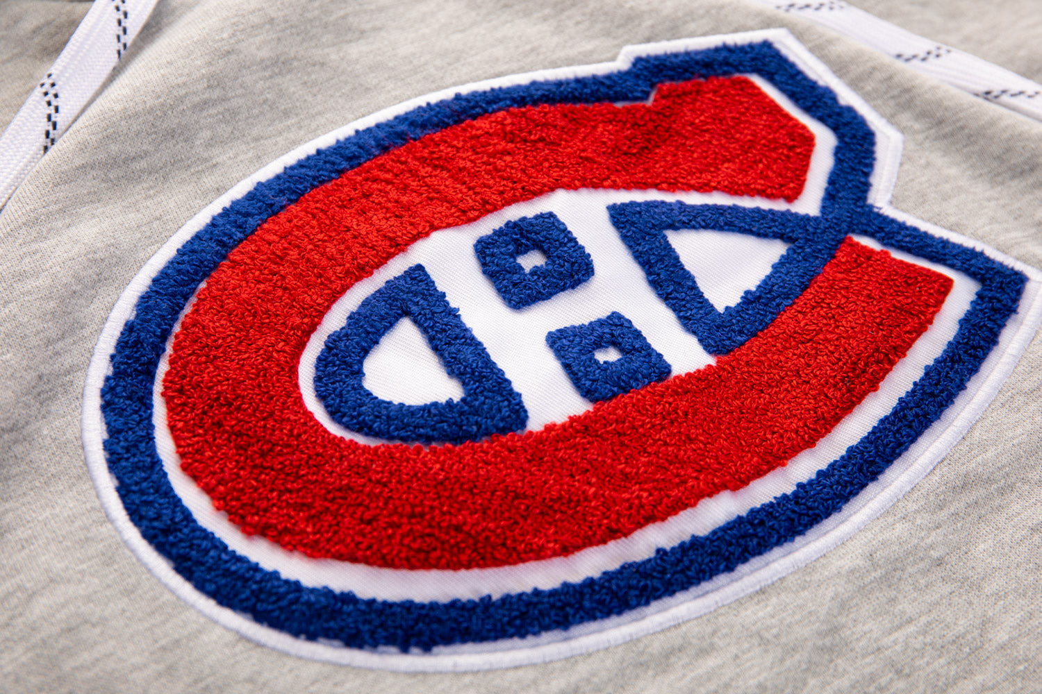 Montreal Canadiens "Muskoka Style" Premium Chenille Woven Logo Hoodie - Shopthatapp.ca