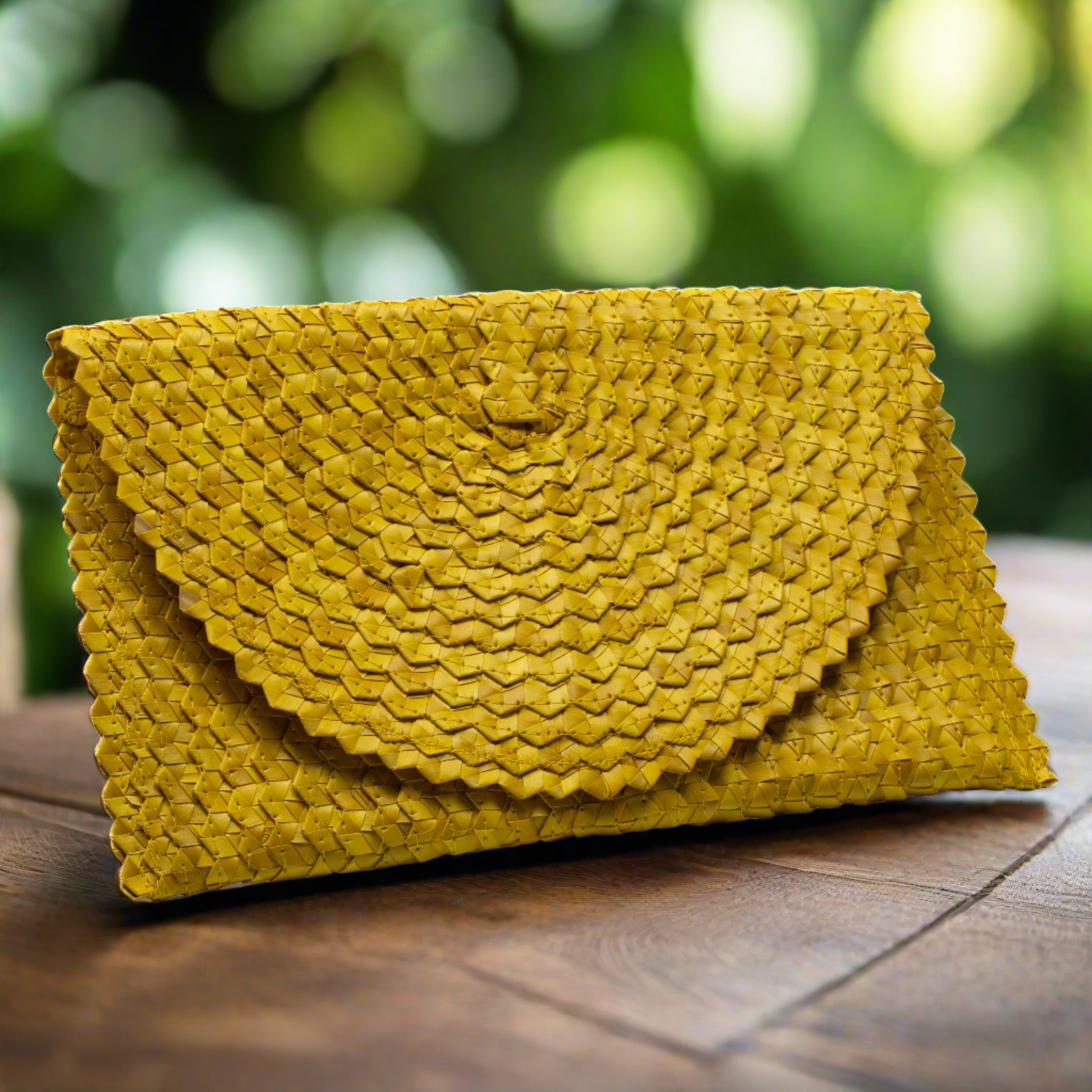 Pandan Leaf Purse Yellow - Stylish Clutch for Every Occasion - Shopthatapp.ca