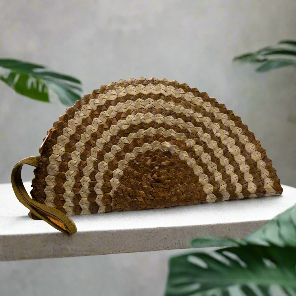 Pandan Leaf Clutch Purse - Half Moon Design in Naturals Mix - Shopthatapp.ca