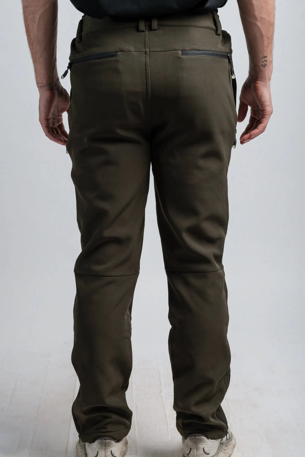 Men's Water Resistant Adventure Pants in Green - Shopthatapp.ca