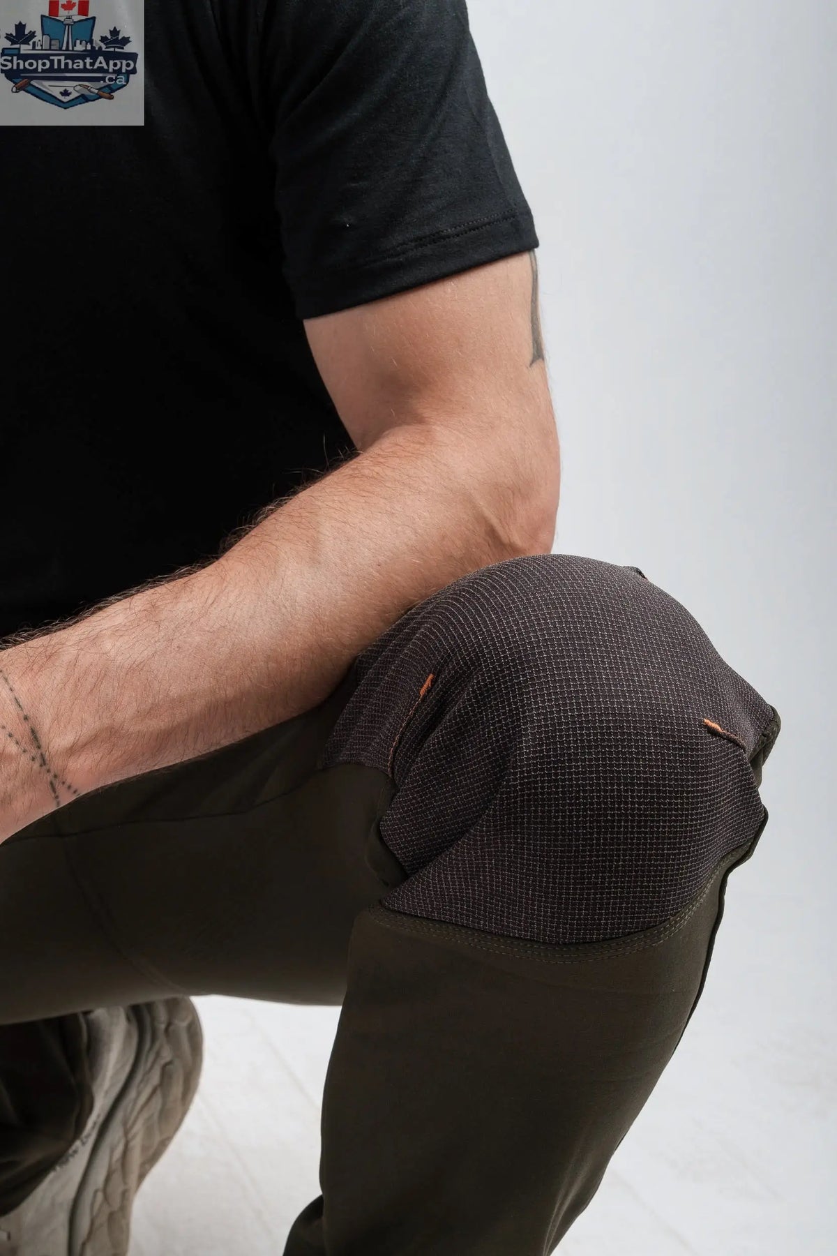Men's Water Resistant Adventure Pants in Green - Shopthatapp.ca
