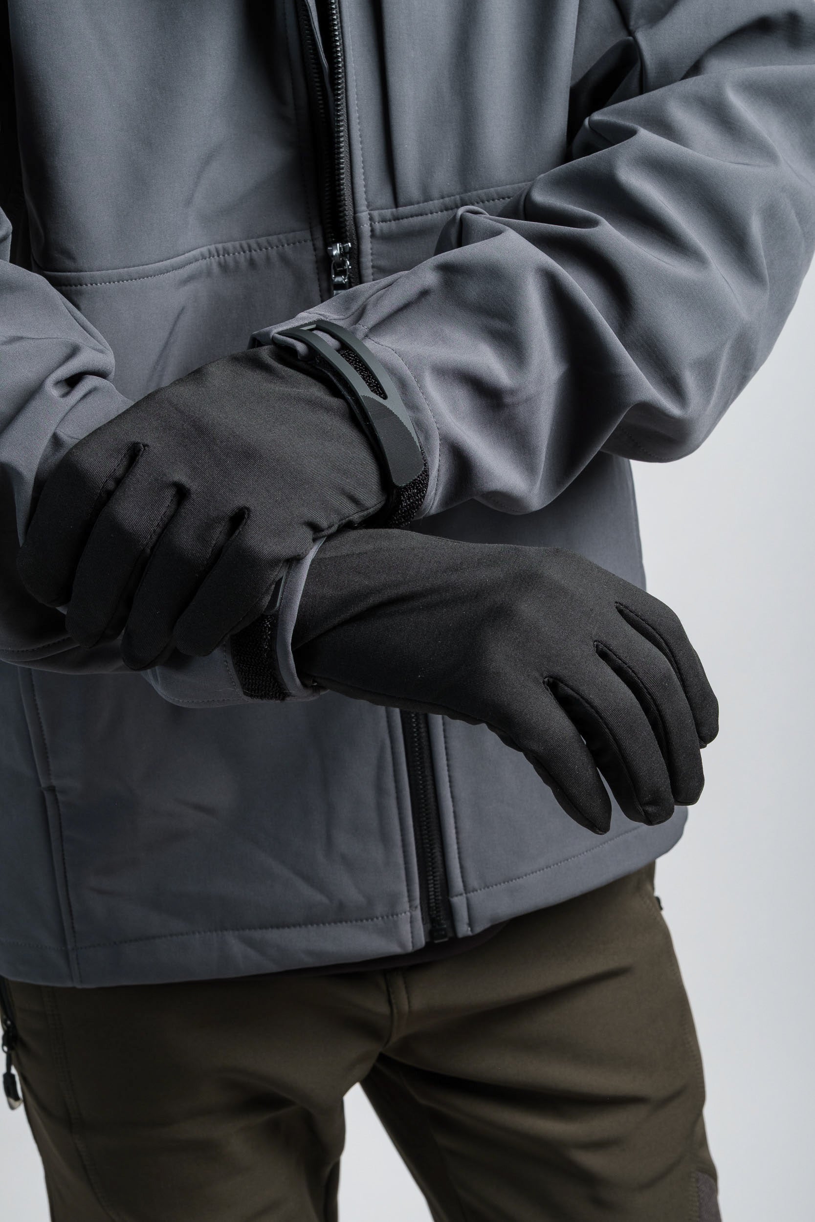 Defender 3-in-1 Touchscreen Gloves for Ultimate Protection and Versatility - Shopthatapp.ca