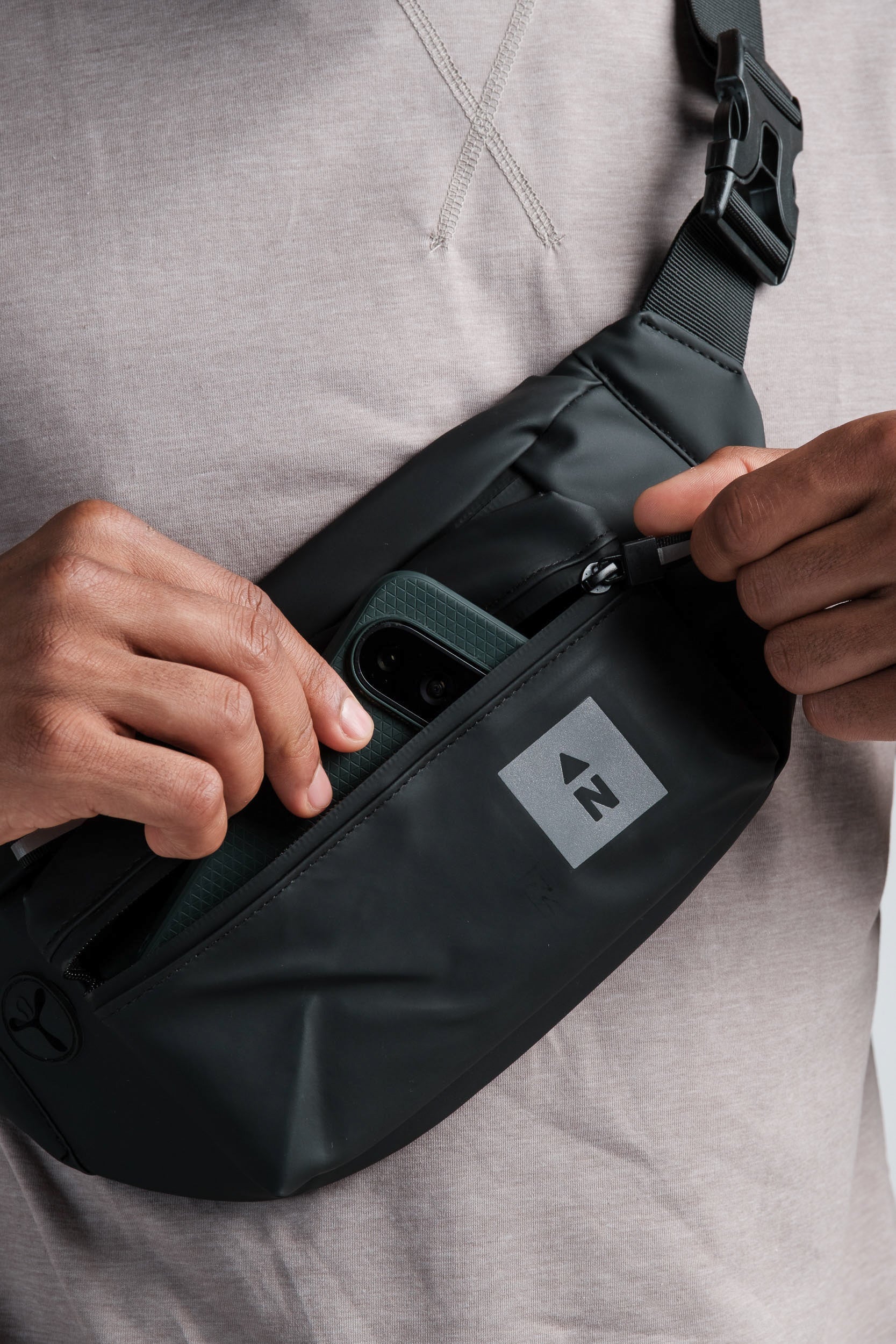 Water-Resistant Waist Pack - Shopthatapp.ca