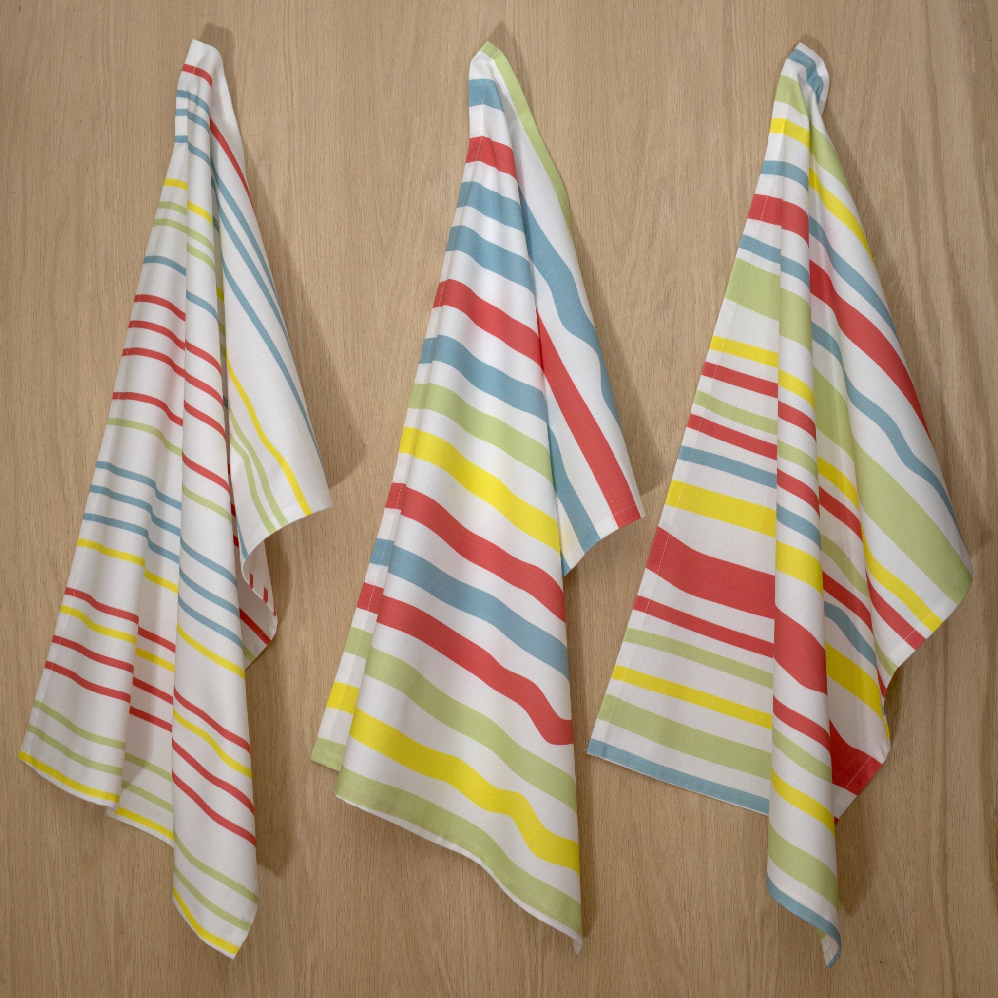 Not Straight-Creased Stripes Towels - Shopthatapp.ca