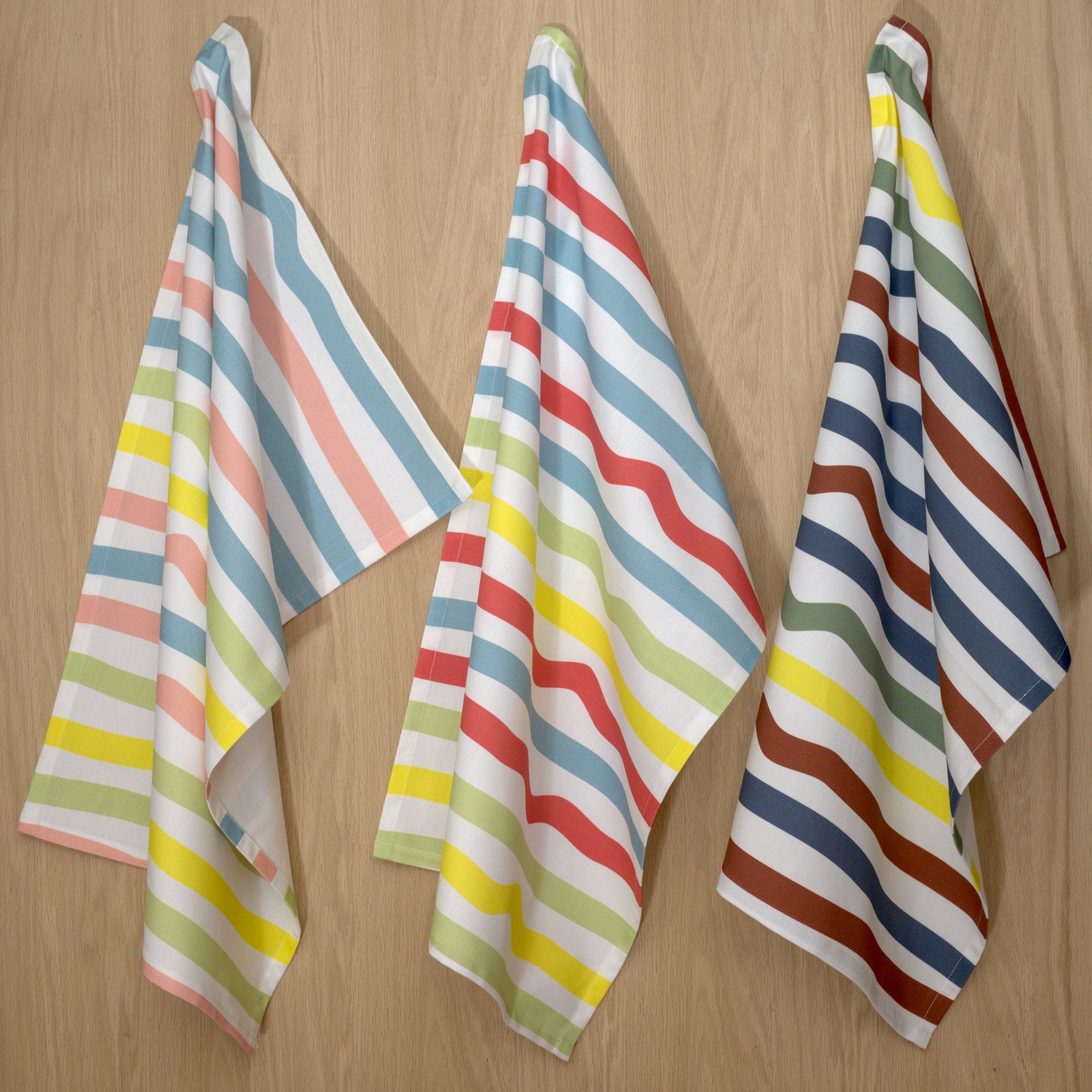 Not Straight-Creased Stripes Towels - Shopthatapp.ca