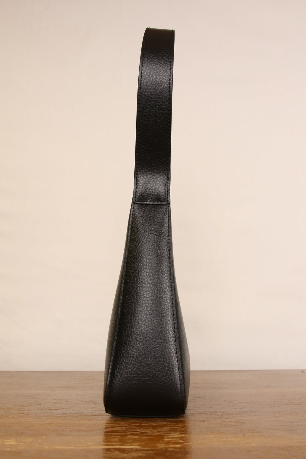 Origyn 01 - Plant-Based Vegan Leather Shoulder Handbag - Made with Plastic-Free MIRUM® - Shopthatapp.ca