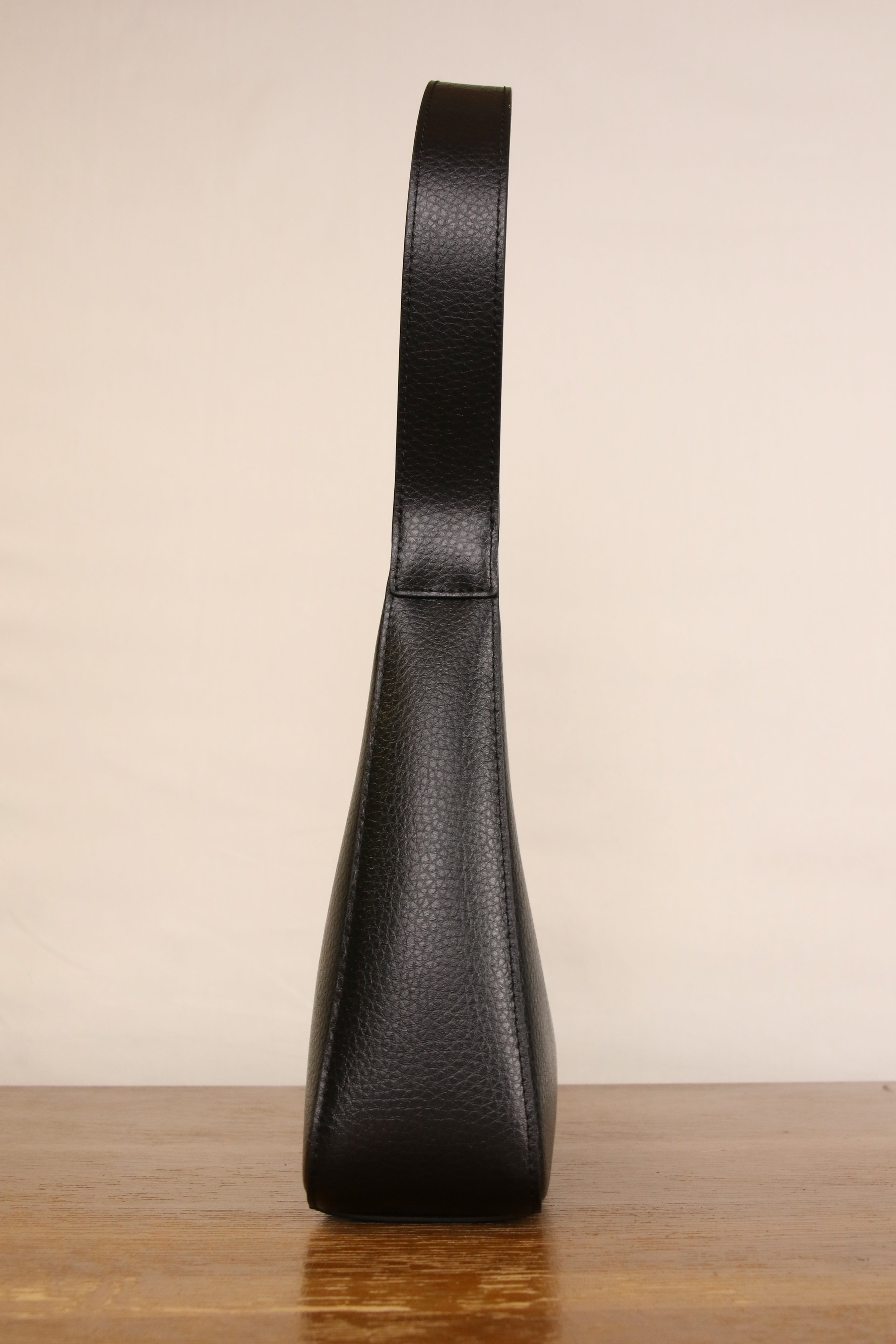 Origyn 01 - Plant-Based Vegan Leather Shoulder Handbag - Made with Plastic-Free MIRUM® - Shopthatapp.ca
