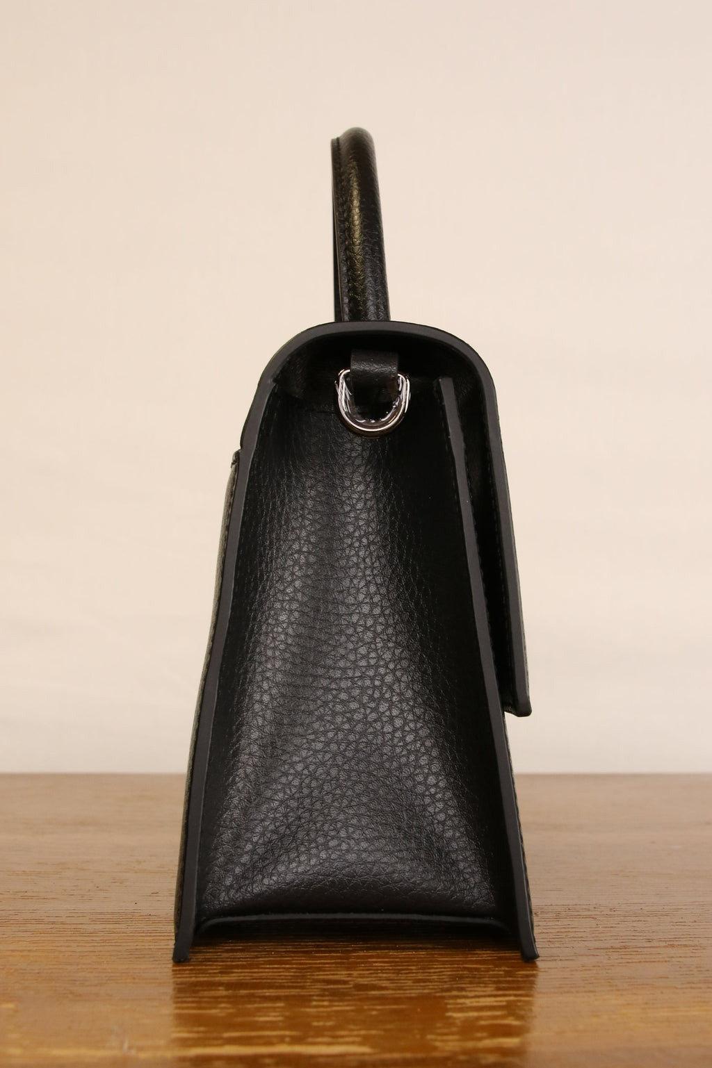 Origyn 03 - Plant-Based Vegan Leather Kelly Bag - Made with Plastic-Free MIRUM® - Shopthatapp.ca
