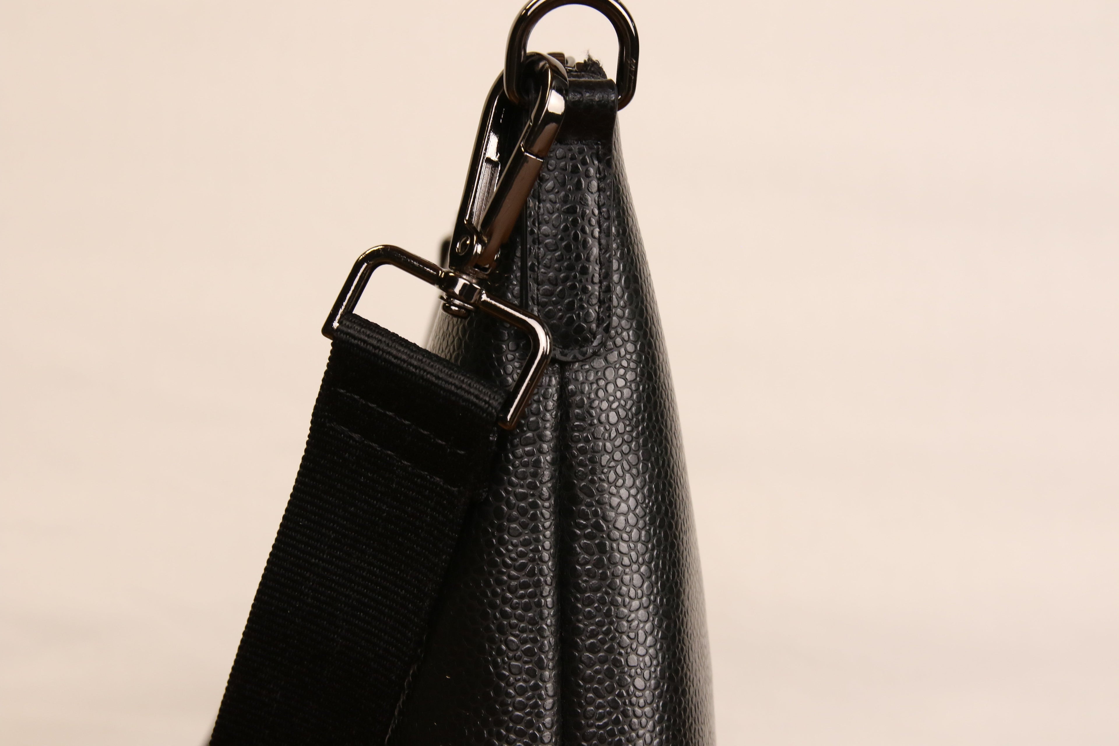 Origyn 04 - Plant-Based Vegan Leather Top Zip Handbag - Made with Plastic-Free MIRUM® - Shopthatapp.ca