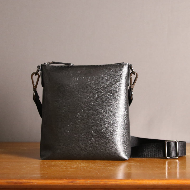 Origyn 04 - Plant-Based Vegan Leather Top Zip Handbag - Made with Plastic-Free MIRUM® - Shopthatapp.ca