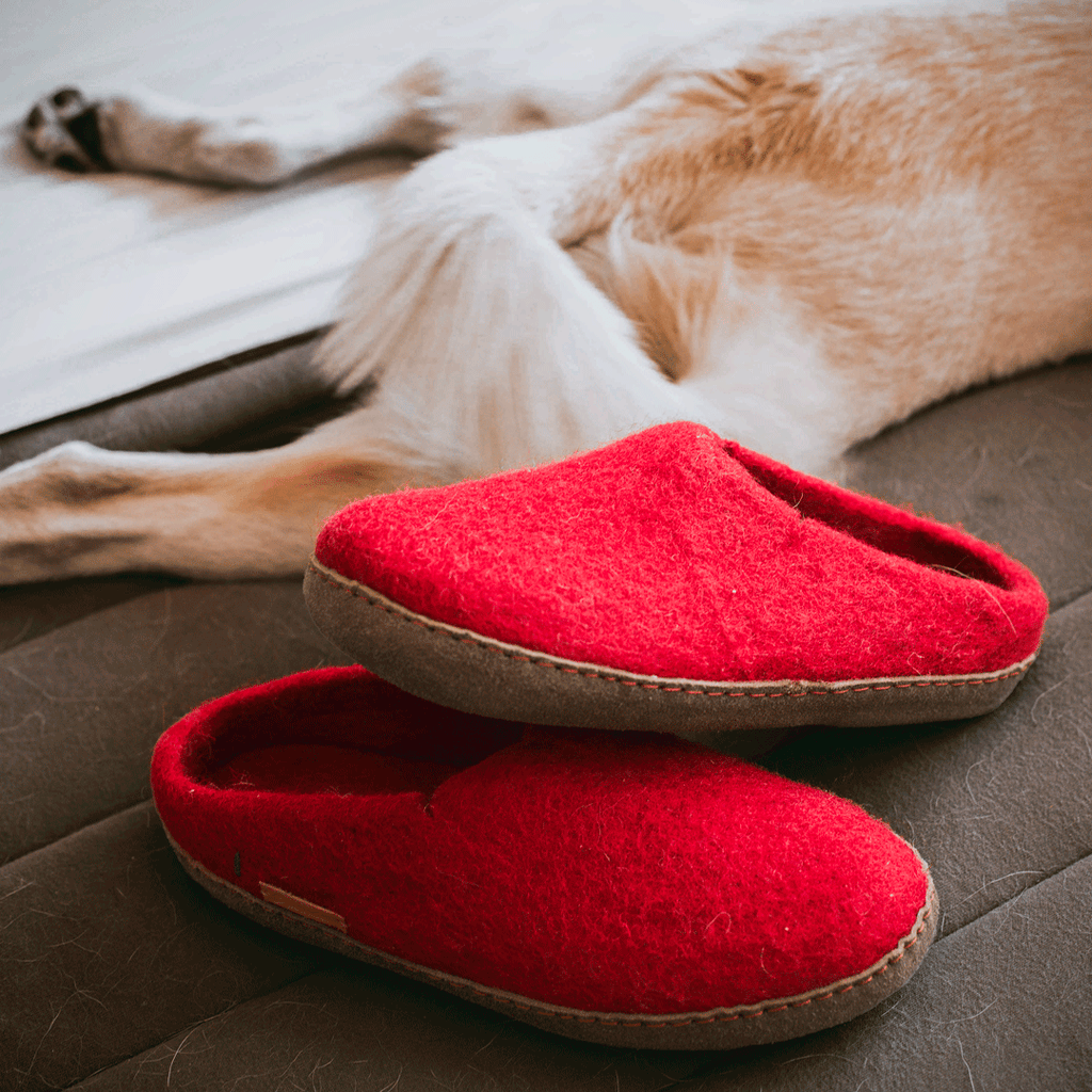 Classic Red Wool Slippers - The Perfect Cozy Companion for Your Feet