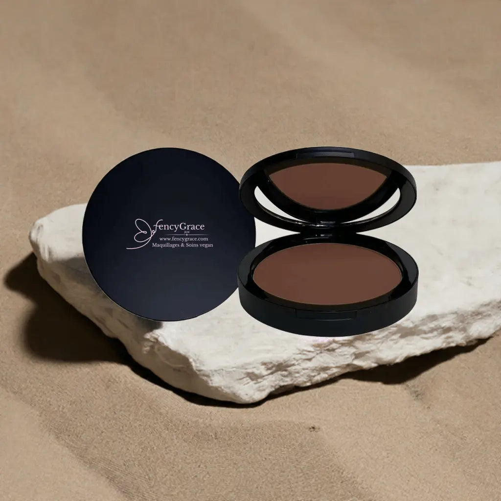 FencyGrace vegan compact powder in Fig 145 providing a smooth, natural finish for high-end vegan makeup.