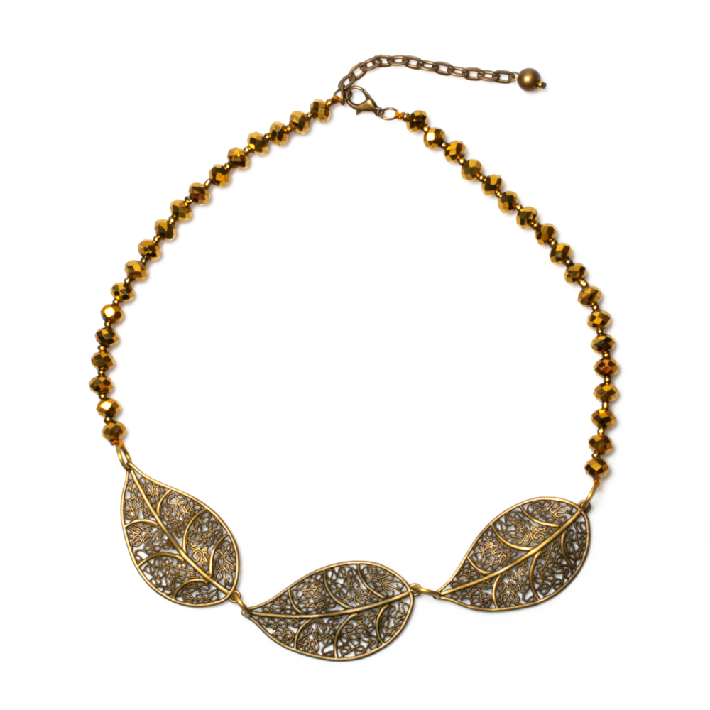 Short Triple Leaf Necklace - Elegant Crystal Design for Everyday Style - Shopthatapp.ca