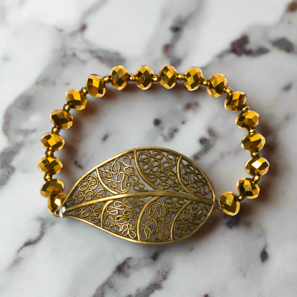 Leaf Crystal Bracelet - Elegant Jewelry for Nature Lovers - Shopthatapp.ca