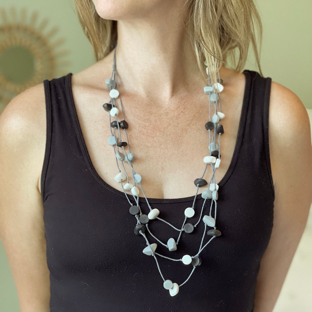 Resin Nugget Disc Necklace for Unique Style and Vibrant Charm - Shopthatapp.ca