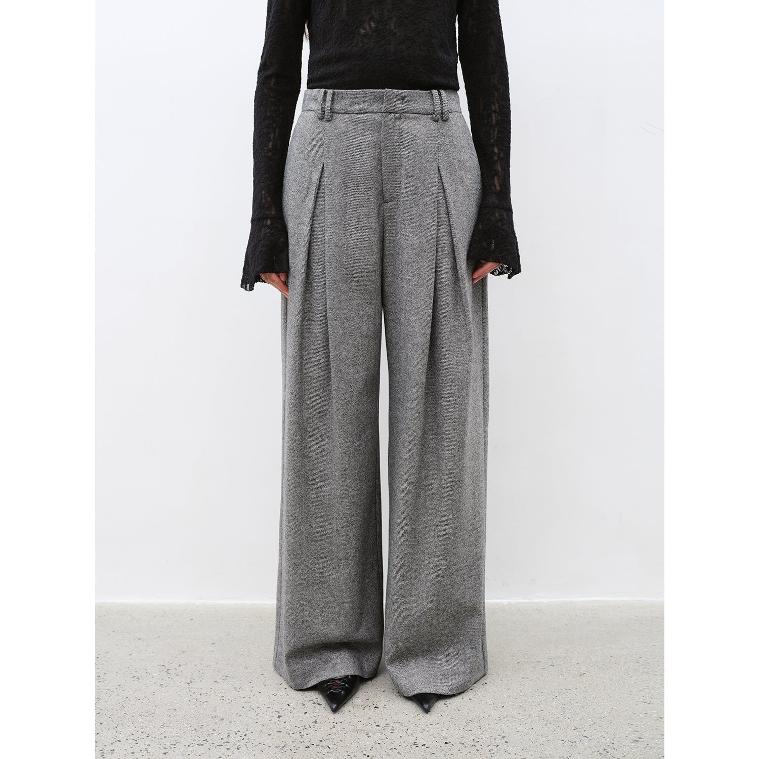 City Stroll Wool-Blend Wide-Leg Trousers for a Relaxed Autumn Look