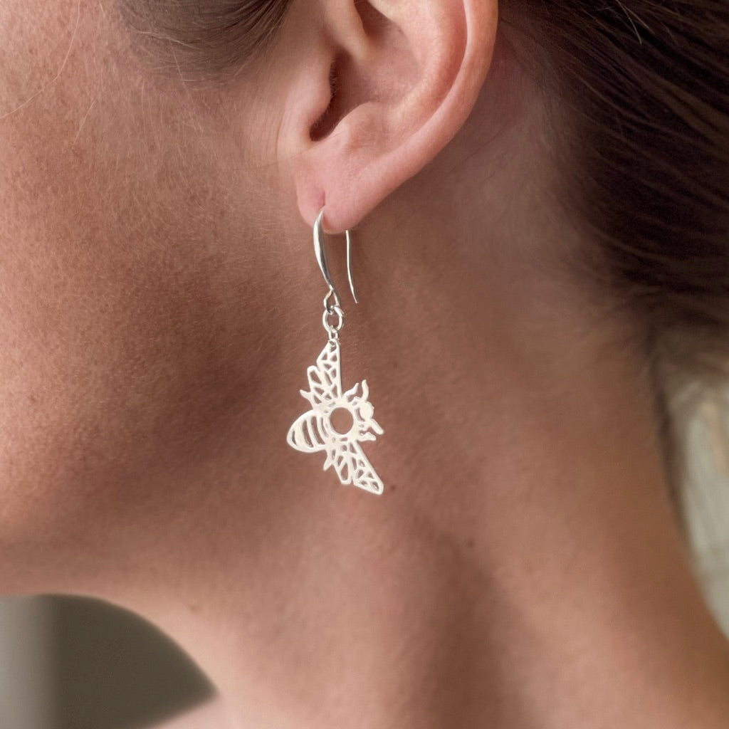 Bee Charm Earrings Silver Plate for Stylish Elegance - Shopthatapp.ca
