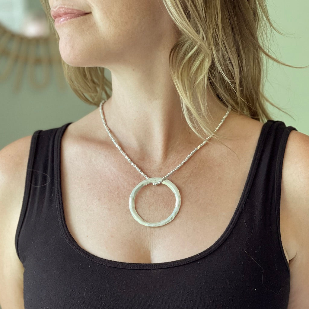 Open Ring Necklace Silver Plate - Elegant Jewelry Piece - Shopthatapp.ca
