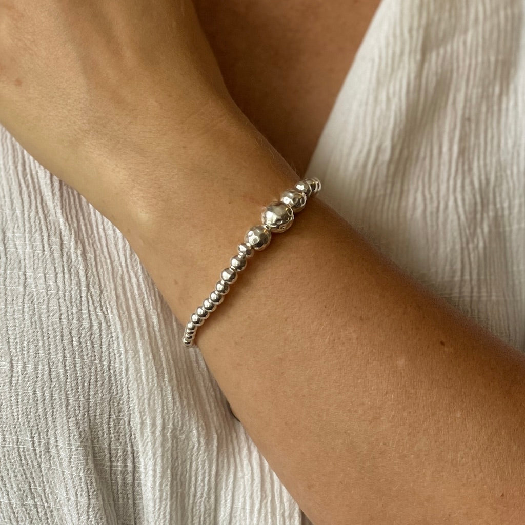 Beaded Silver Plate Bracelet – Elegant Accessory for Any Occasion - Shopthatapp.ca