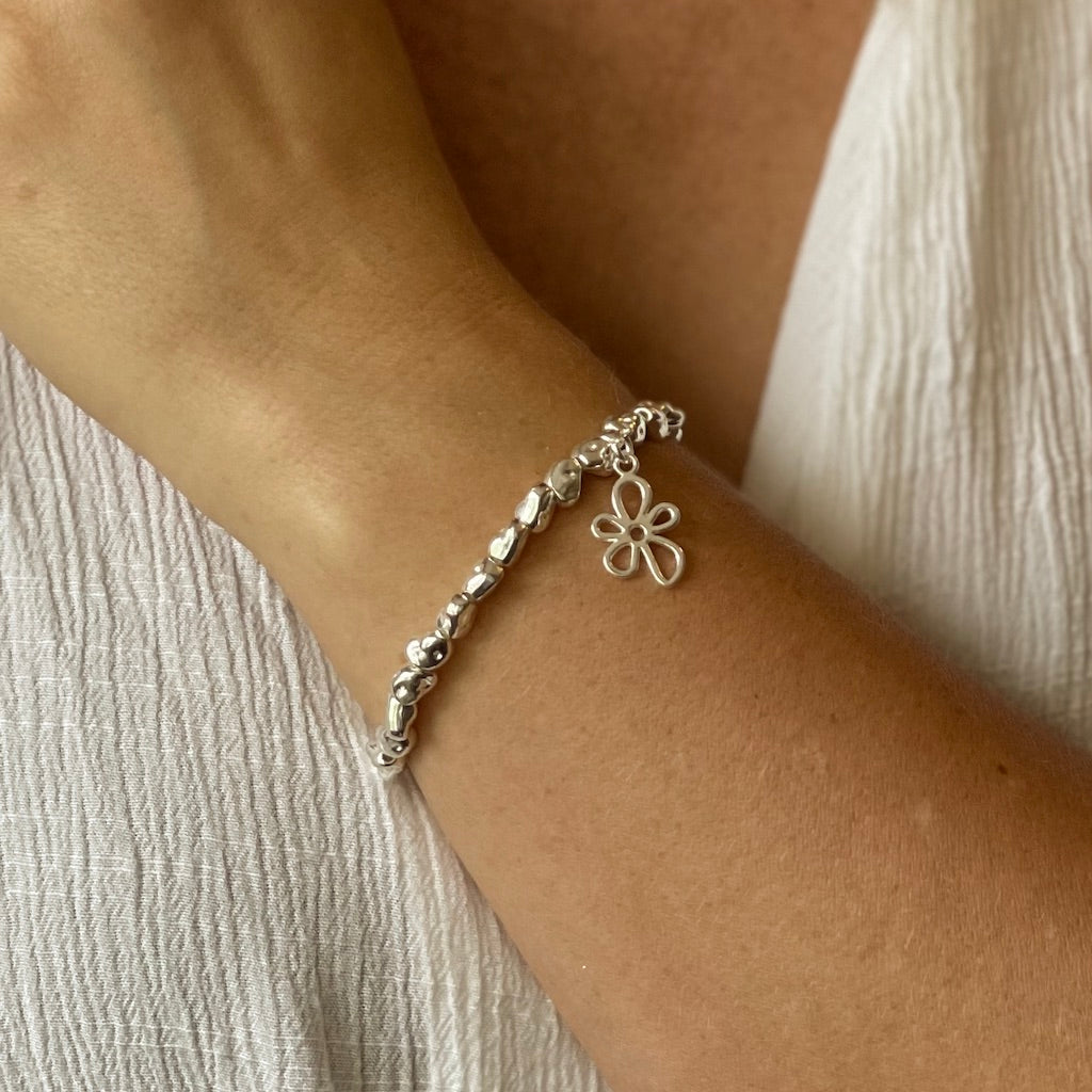 Flower Charm Nugget Bracelet in Silver Plate - Shopthatapp.ca