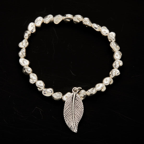Leaf Charm Nugget Bracelet in Silver Plate - Triple Heart Necklace Silver Plate Alternative - Shopthatapp.ca