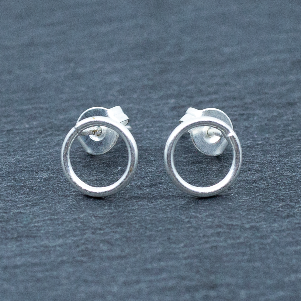 Open Circle Silver Earrings - Elegant Plate Studs for Every Occasion - Shopthatapp.ca