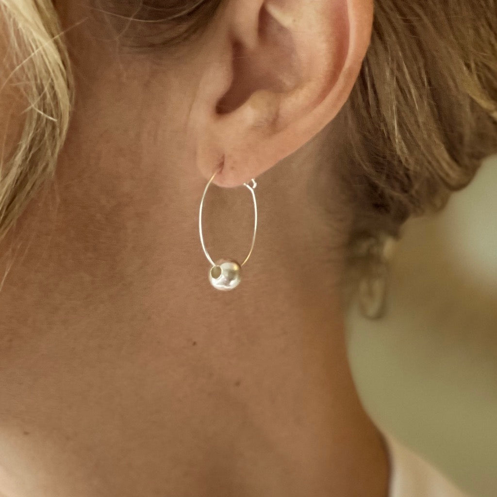 Single Ball Silver Plate Hoop Earrings - Shopthatapp.ca