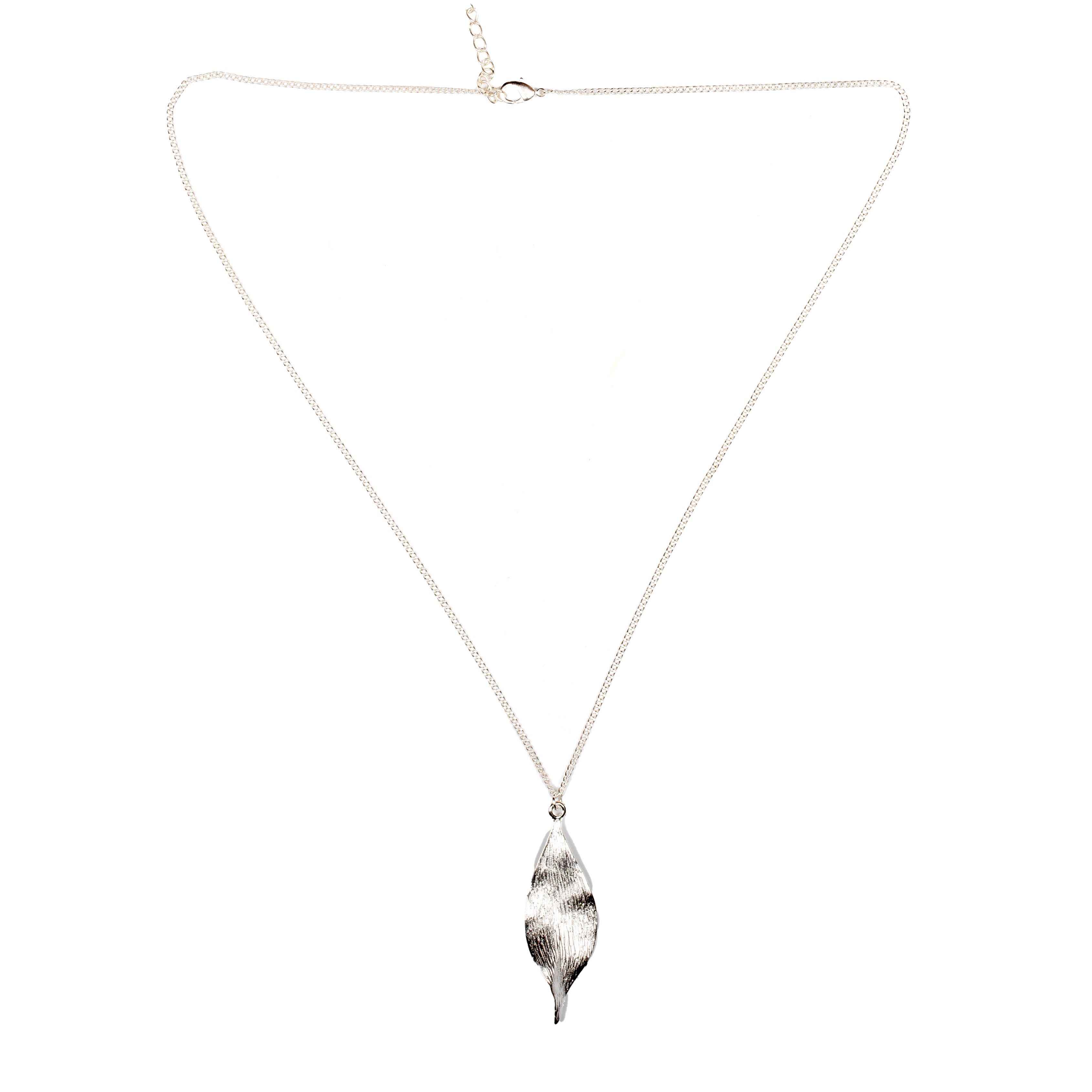 Textured Leaf Pendant Necklace on Chain - Silver Plate - Shopthatapp.ca