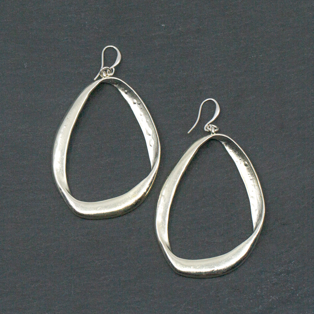 Single Twisted Oval Earrings In Silver Plate - Shopthatapp.ca
