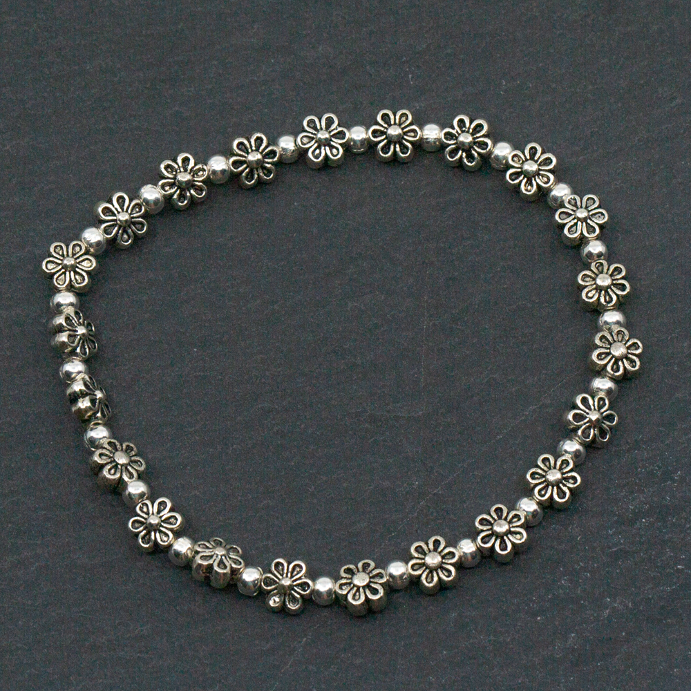 Elasticated Flower Bracelet Silver Plate - Stylish and Comfortable Accessory - Shopthatapp.ca