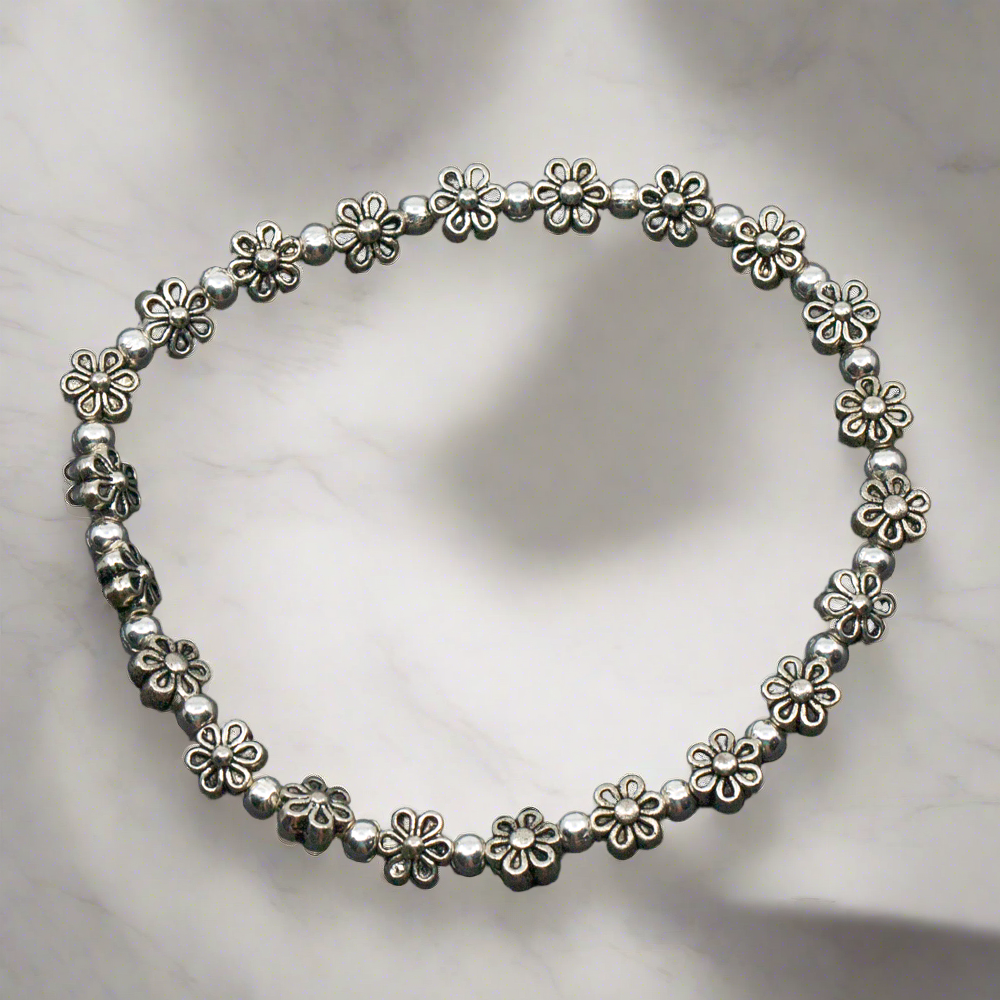 Elasticated Flower Bracelet Silver Plate - Stylish and Comfortable Accessory - Shopthatapp.ca