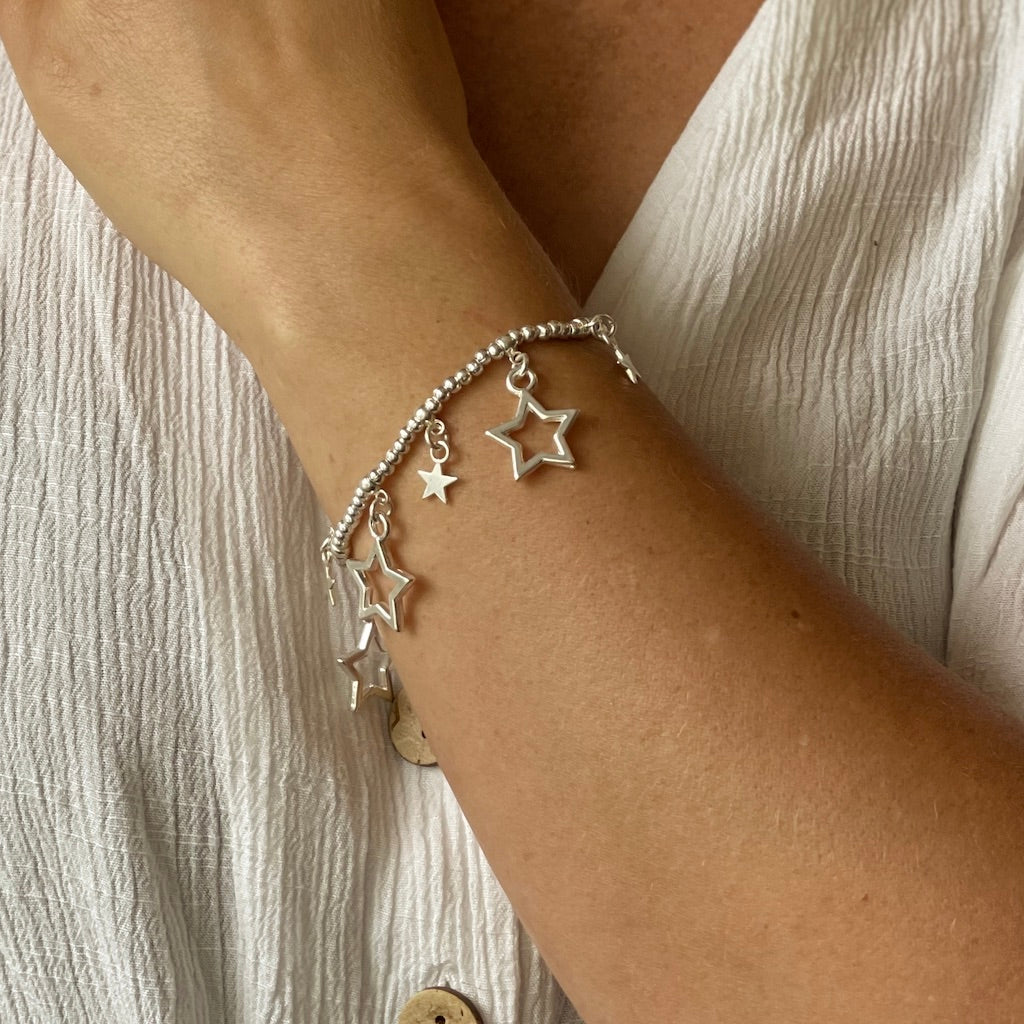 Silver Star Charm Bracelet with Elasticated Design and Stylish Charm - Shopthatapp.ca