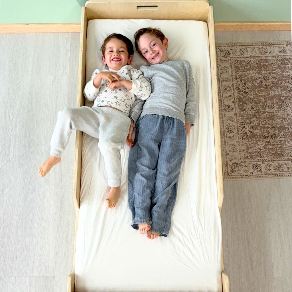 APPLE JUNIOR - Montessori Floor Bed with Rails & Shelves - Shopthatapp.ca