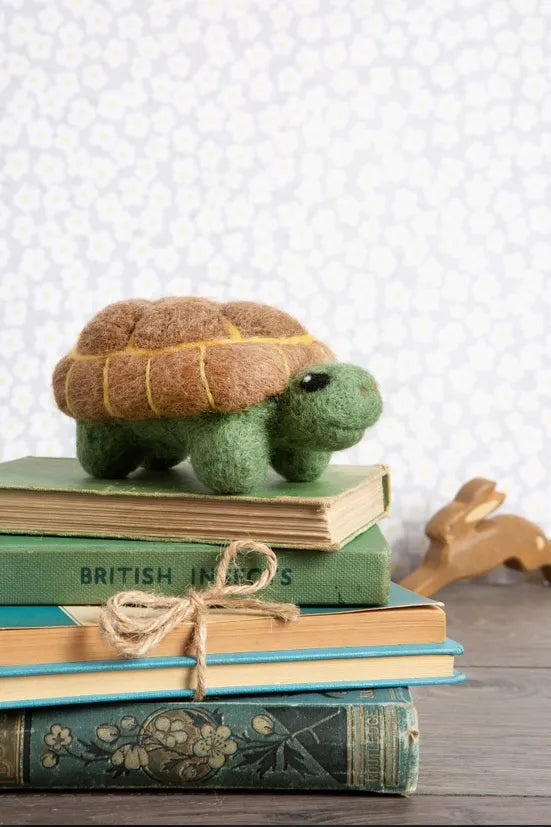 Hawthorn Handmade Tortoise Needle Felting Kit - Shopthatapp.ca