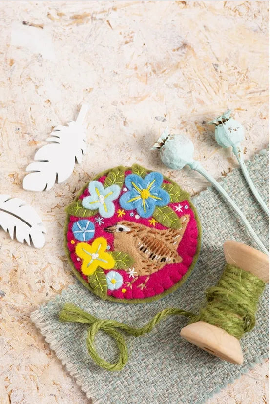Hawthorn Handmade Wren Felt Craft Kit - Shopthatapp.ca