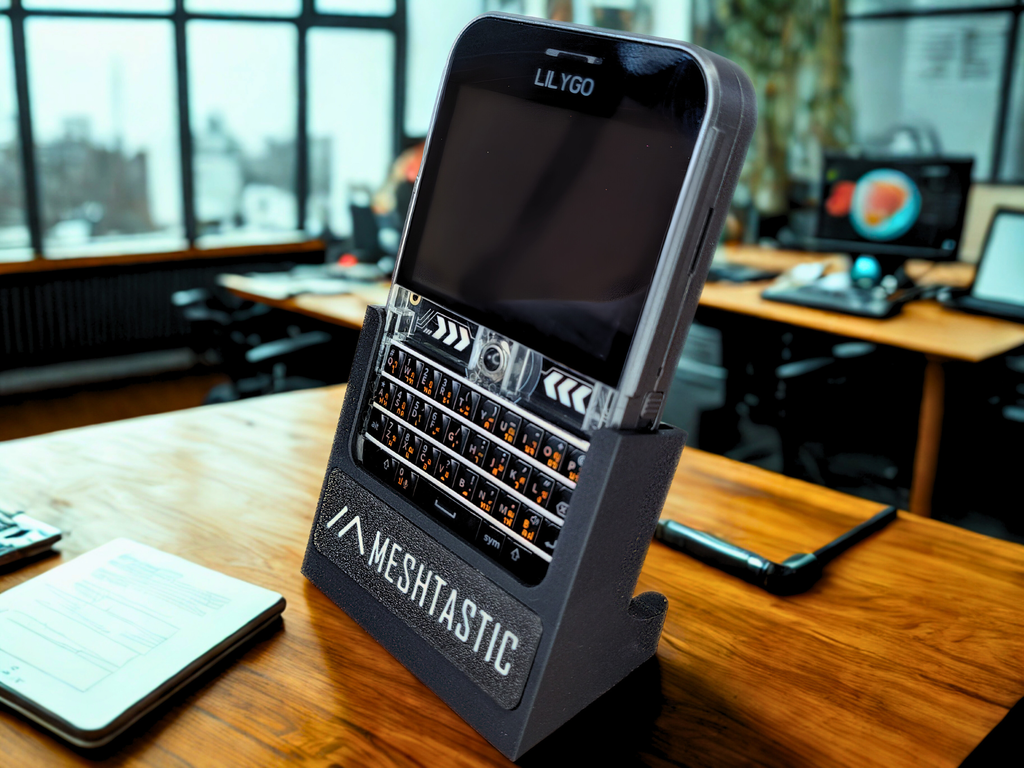 Lilygo T-Deck Plus Stand - Meshtastic & MeshCore Charging Base for Enhanced Connectivity