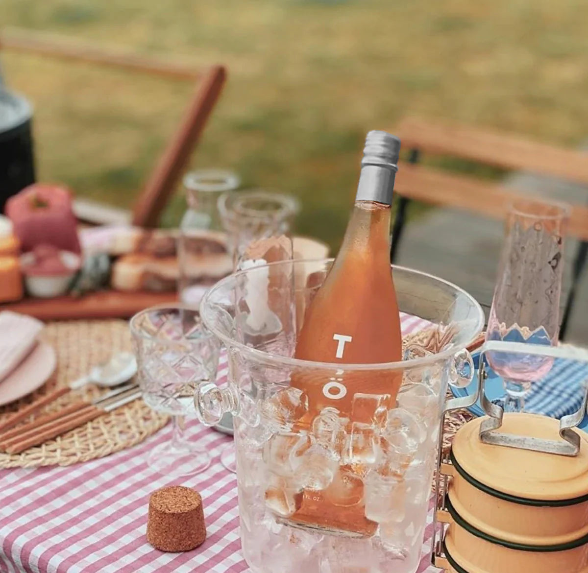 TӦST Rosé Wine - Refreshing Sparkling Wine for Any Occasion