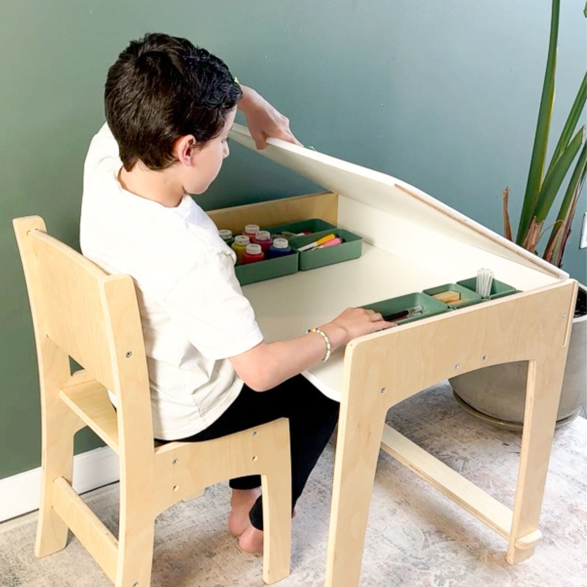 LUMEN Big Kid Desk and Chair | Adjustable Height Study Table for Growing Learnings - Shopthatapp.ca