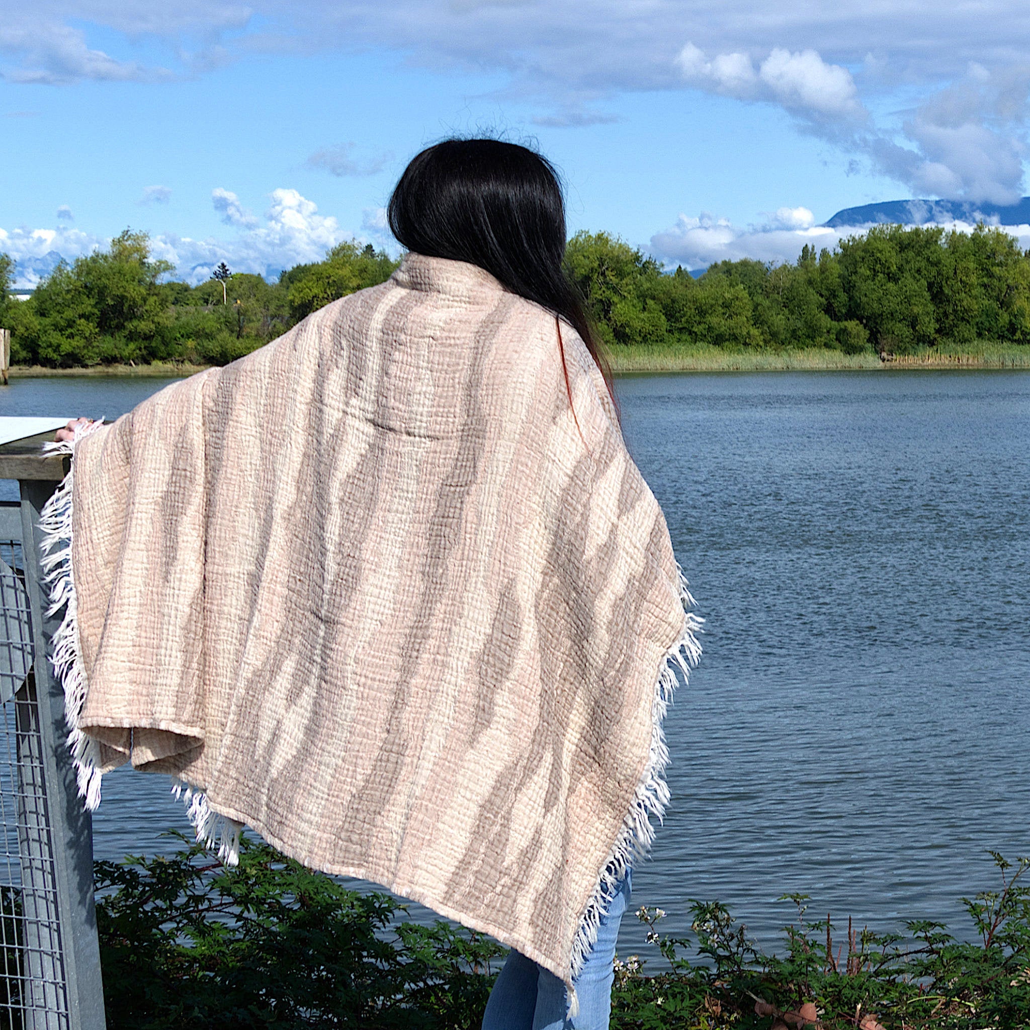 Waves: Wearable Cotton Throw (2 Colors) - Shopthatapp.ca