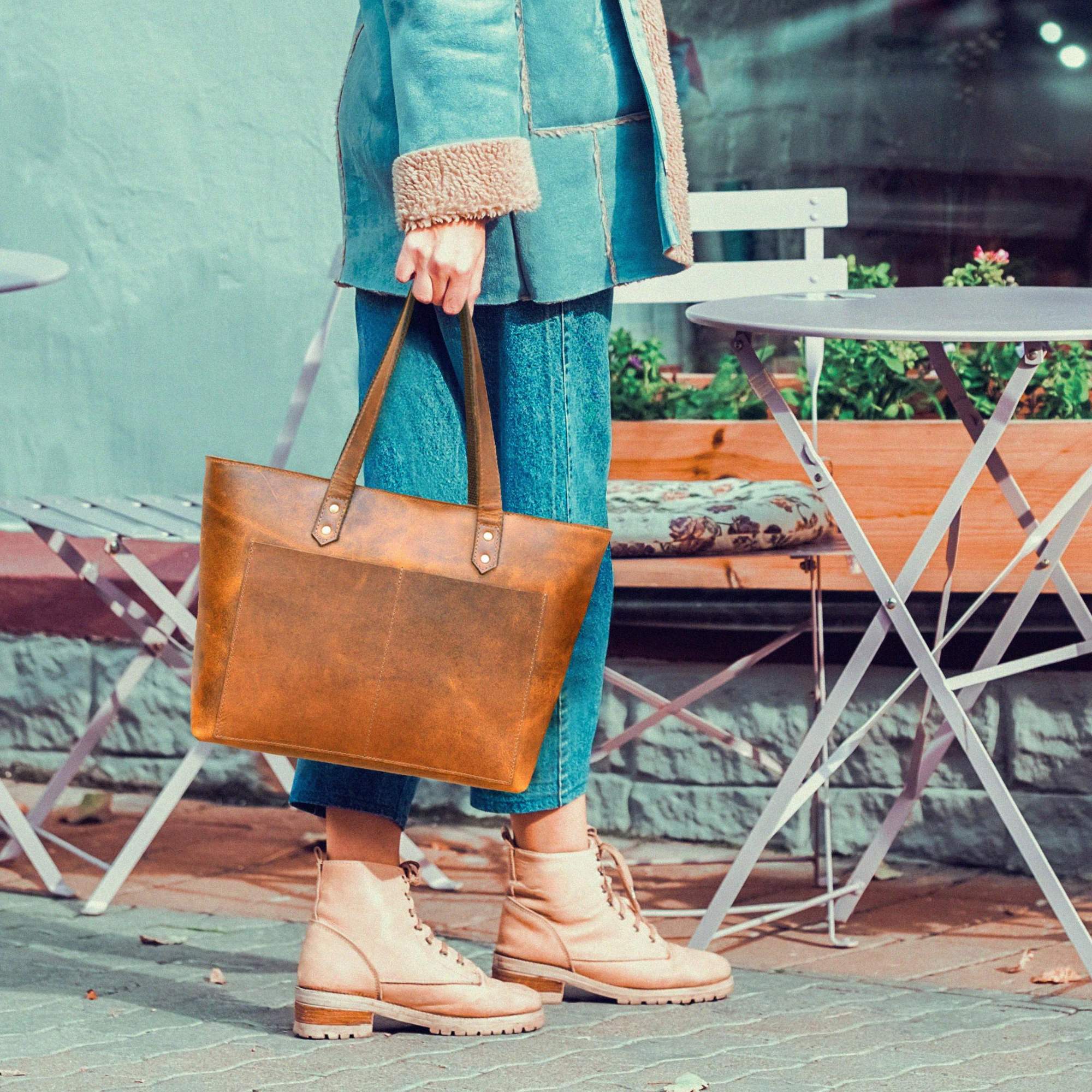 Classic Brown Leather Tote Bag - Www.Shopthatapp.ca
